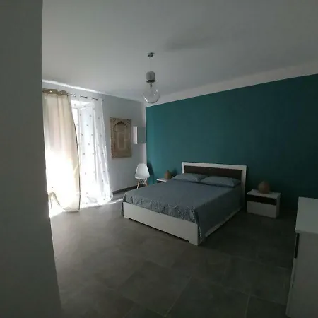 Cassaro Antico شقة *