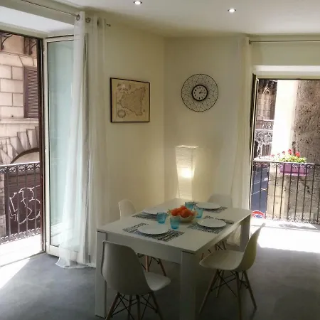 Cassaro Antico Apartamento *